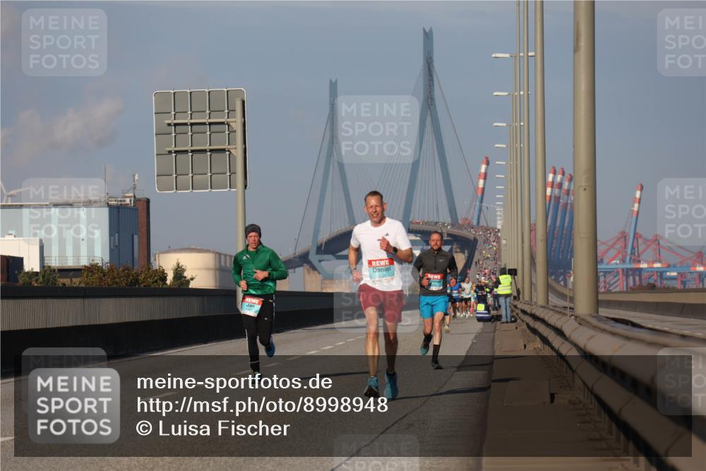 03.10.2025 - Köhlbrandbrückenlauf Luisa Fischer http://msf.ph/oto/8998948 03.10.2025 10:40:26 Position 3  meine-sportfotos.de