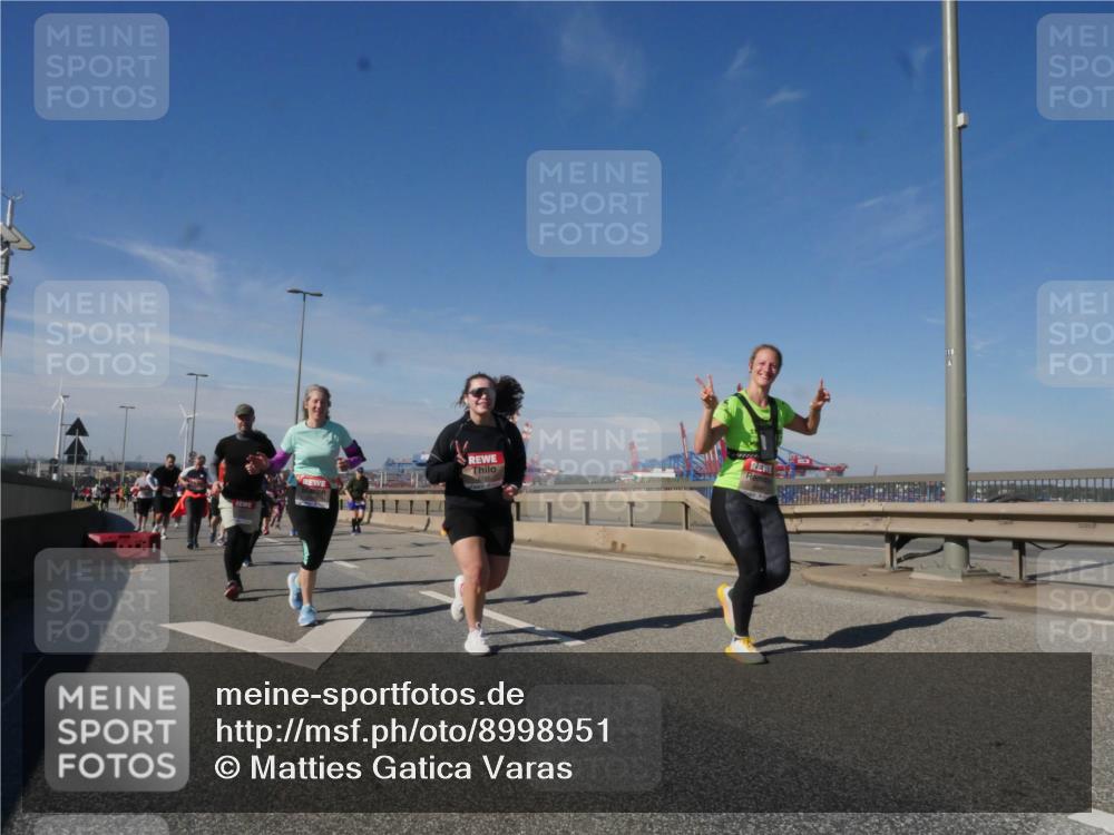 03.10.2025 - Köhlbrandbrückenlauf Matties Gatica Varas http://msf.ph/oto/8998951 03.10.2025 12:51:33 Position 2  meine-sportfotos.de