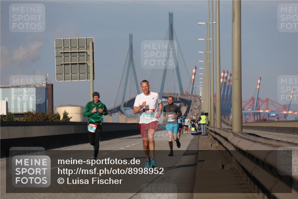 03.10.2025 - Köhlbrandbrückenlauf Luisa Fischer http://msf.ph/oto/8998952 03.10.2025 10:40:26 Position 3  meine-sportfotos.de