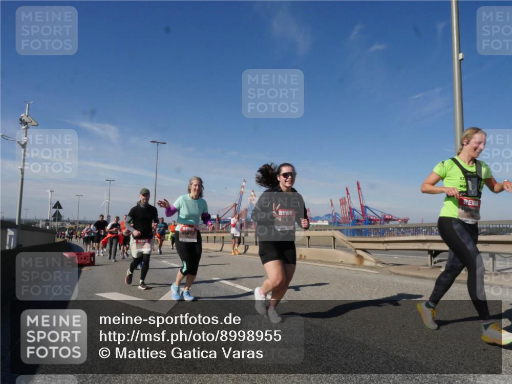 03.10.2025 - Köhlbrandbrückenlauf Matties Gatica Varas http://msf.ph/oto/8998955 03.10.2025 12:51:34 Position 2 1 meine-sportfotos.de