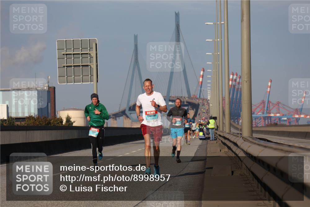 03.10.2025 - Köhlbrandbrückenlauf Luisa Fischer http://msf.ph/oto/8998957 03.10.2025 10:40:26 Position 3  meine-sportfotos.de