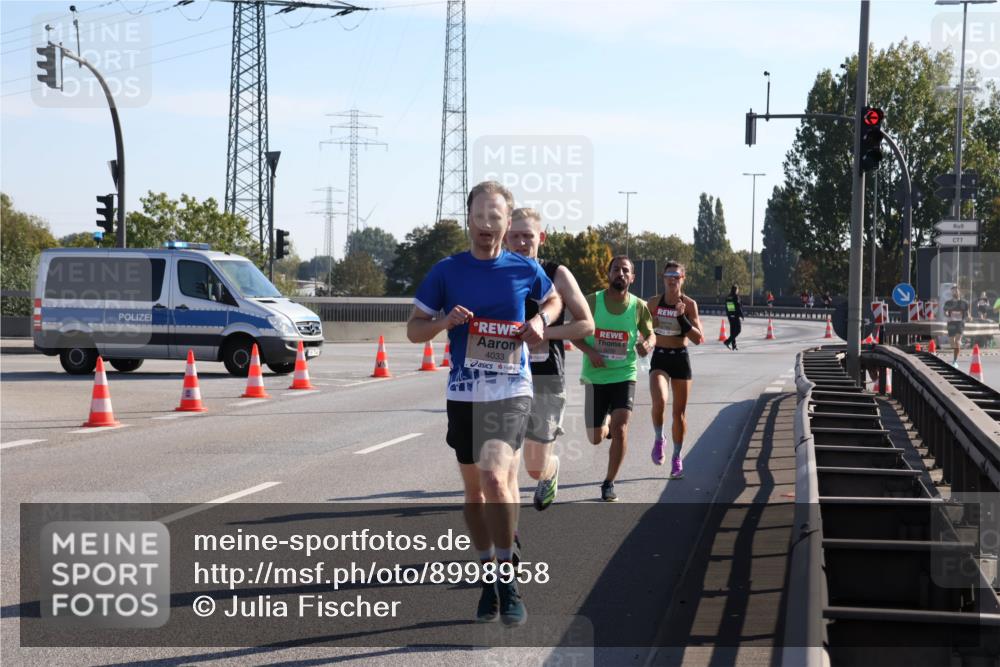 03.10.2025 - Köhlbrandbrückenlauf Julia Fischer http://msf.ph/oto/8998958 03.10.2025 12:09:46 Position 3 6740, 4033 meine-sportfotos.de