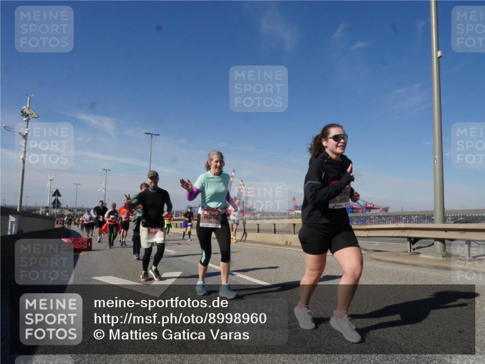 03.10.2025 - Köhlbrandbrückenlauf Matties Gatica Varas http://msf.ph/oto/8998960 03.10.2025 12:51:34 Position 2  meine-sportfotos.de