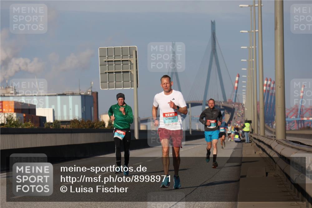 03.10.2025 - Köhlbrandbrückenlauf Luisa Fischer http://msf.ph/oto/8998971 03.10.2025 10:40:28 Position 3 3086 meine-sportfotos.de