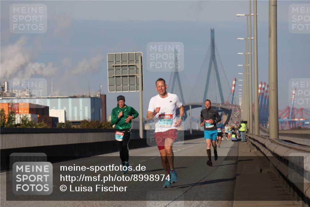 03.10.2025 - Köhlbrandbrückenlauf Luisa Fischer http://msf.ph/oto/8998974 03.10.2025 10:40:28 Position 3 3086 meine-sportfotos.de