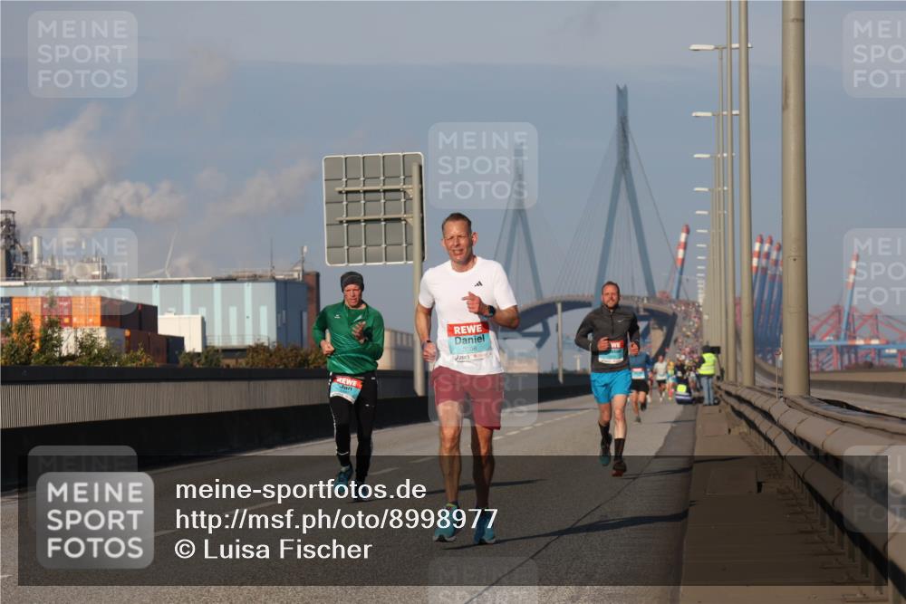 03.10.2025 - Köhlbrandbrückenlauf Luisa Fischer http://msf.ph/oto/8998977 03.10.2025 10:40:28 Position 3 3086 meine-sportfotos.de