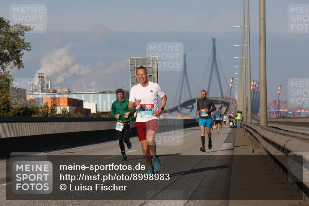 03.10.2025 - Köhlbrandbrückenlauf Luisa Fischer http://msf.ph/oto/8998983 03.10.2025 10:40:29 Position 3 3086 meine-sportfotos.de
