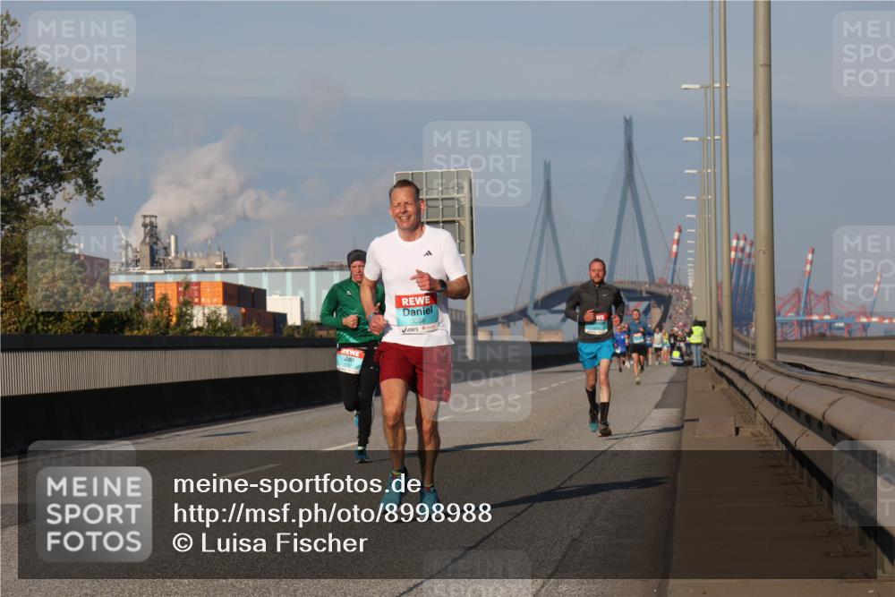 03.10.2025 - Köhlbrandbrückenlauf Luisa Fischer http://msf.ph/oto/8998988 03.10.2025 10:40:30 Position 3 3086 meine-sportfotos.de