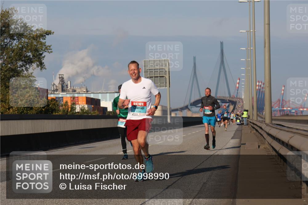 03.10.2025 - Köhlbrandbrückenlauf Luisa Fischer http://msf.ph/oto/8998990 03.10.2025 10:40:30 Position 3 3086 meine-sportfotos.de