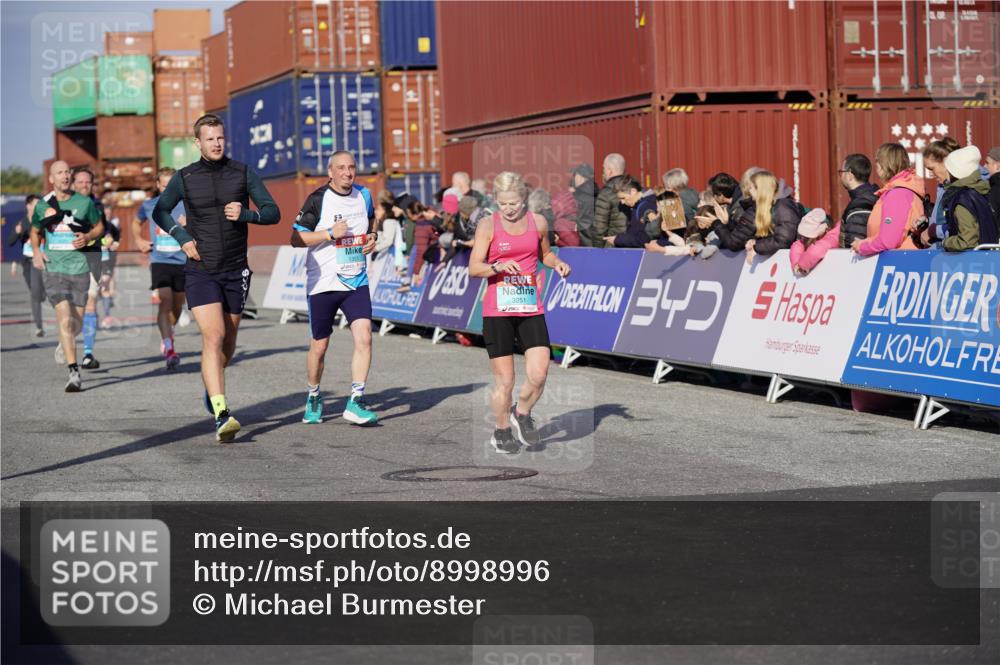 03.10.2025 - Köhlbrandbrückenlauf Michael Burmester http://msf.ph/oto/8998996 03.10.2025 10:03:34 Ziel 1326, 1351, 1353, 2767, 3073, 3235, 3245, 3251, 3344, 3708, 3710, 3804, 3825 meine-sportfotos.de