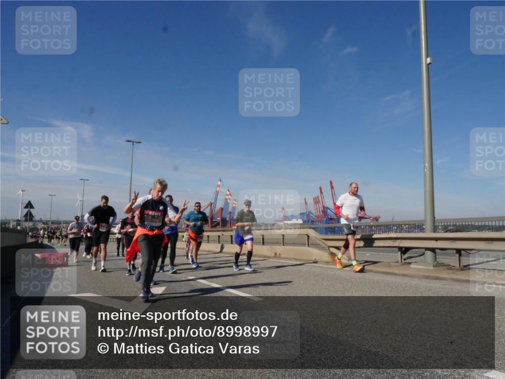 03.10.2025 - Köhlbrandbrückenlauf Matties Gatica Varas http://msf.ph/oto/8998997 03.10.2025 12:51:38 Position 2 1117 meine-sportfotos.de