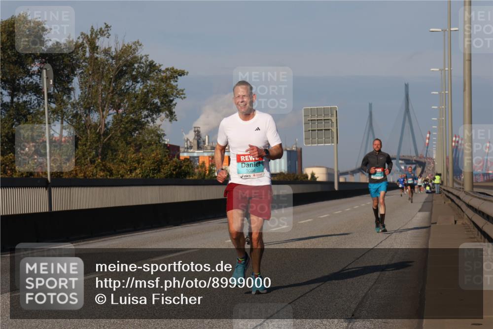 03.10.2025 - Köhlbrandbrückenlauf Luisa Fischer http://msf.ph/oto/8999000 03.10.2025 10:40:31 Position 3 3086 meine-sportfotos.de