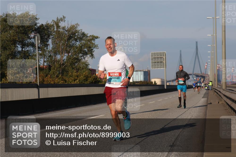 03.10.2025 - Köhlbrandbrückenlauf Luisa Fischer http://msf.ph/oto/8999003 03.10.2025 10:40:31 Position 3 3086 meine-sportfotos.de