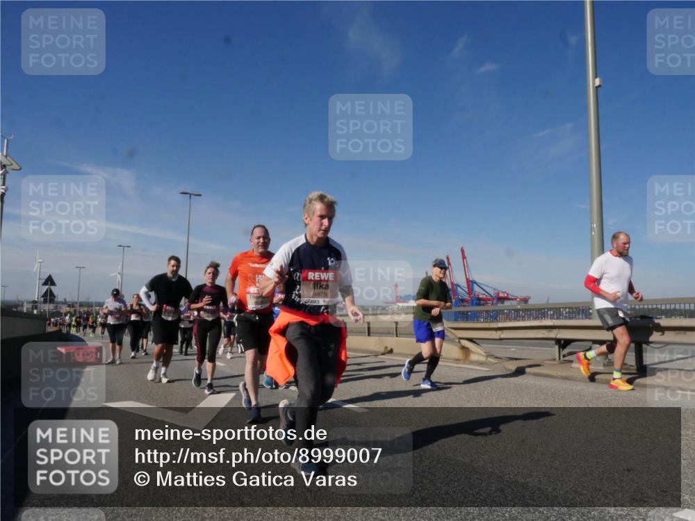 03.10.2025 - Köhlbrandbrückenlauf Matties Gatica Varas http://msf.ph/oto/8999007 03.10.2025 12:51:39 Position 2 4979 meine-sportfotos.de