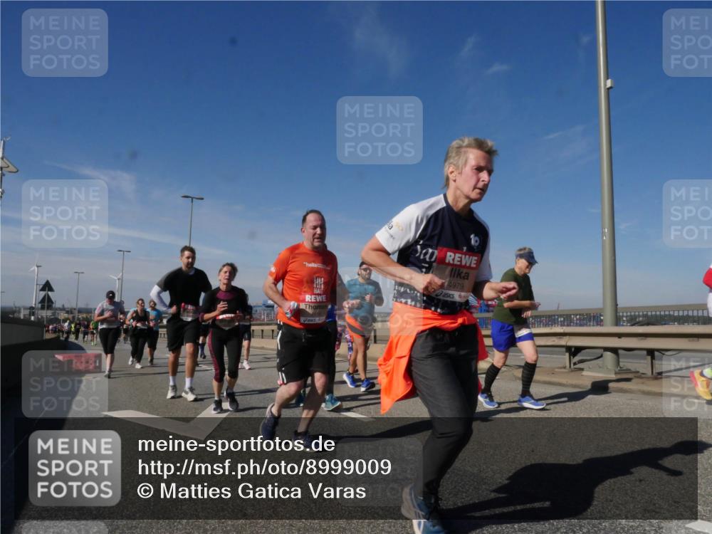 03.10.2025 - Köhlbrandbrückenlauf Matties Gatica Varas http://msf.ph/oto/8999009 03.10.2025 12:51:39 Position 2 4979 meine-sportfotos.de