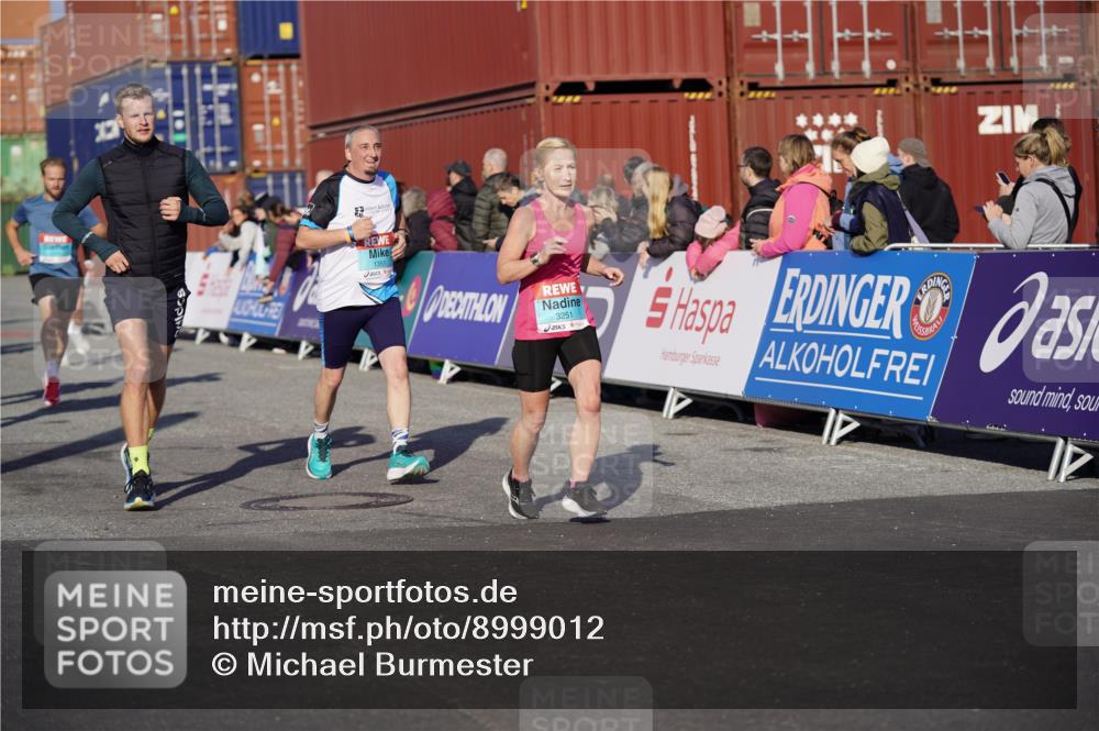 03.10.2025 - Köhlbrandbrückenlauf Michael Burmester http://msf.ph/oto/8999012 03.10.2025 10:03:34 Ziel 1326, 1351, 1353, 2767, 3073, 3235, 3245, 3251, 3344, 3708, 3710, 3804, 3825 meine-sportfotos.de