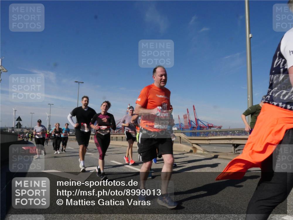 03.10.2025 - Köhlbrandbrückenlauf Matties Gatica Varas http://msf.ph/oto/8999013 03.10.2025 12:51:40 Position 2 1111, 4616, 118 meine-sportfotos.de