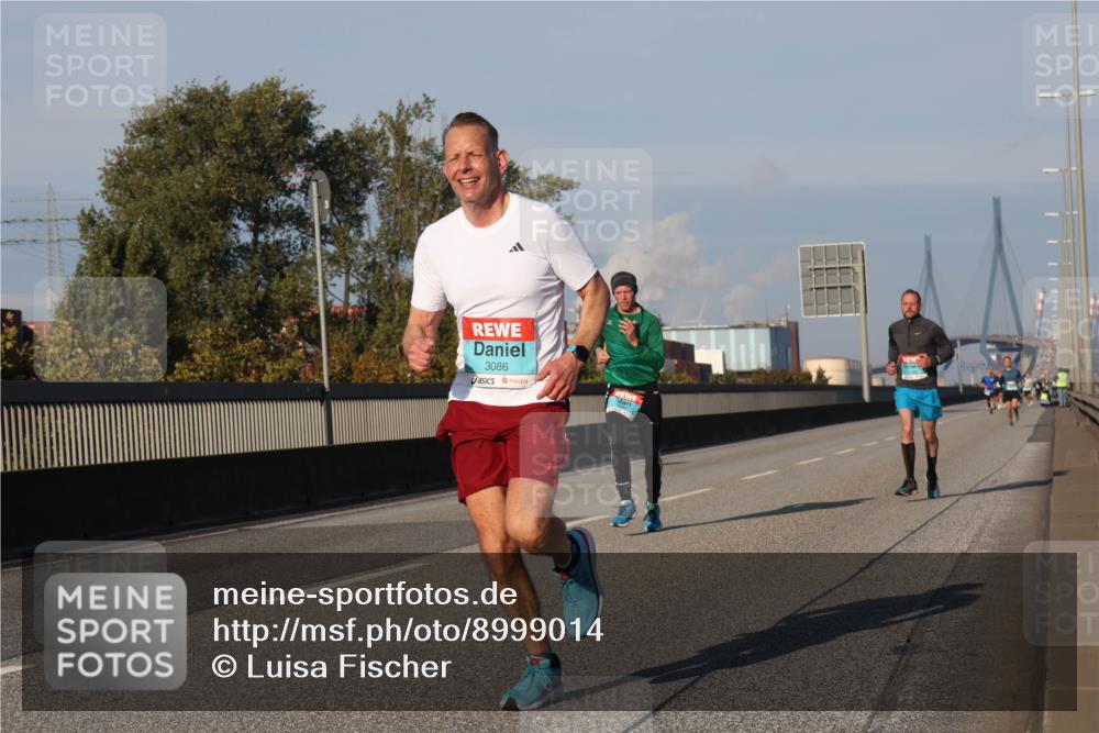 03.10.2025 - Köhlbrandbrückenlauf Luisa Fischer http://msf.ph/oto/8999014 03.10.2025 10:40:32 Position 3 3086 meine-sportfotos.de