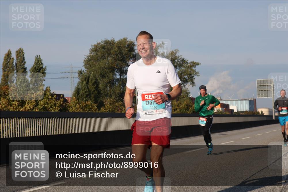 03.10.2025 - Köhlbrandbrückenlauf Luisa Fischer http://msf.ph/oto/8999016 03.10.2025 10:40:32 Position 3 3086 meine-sportfotos.de
