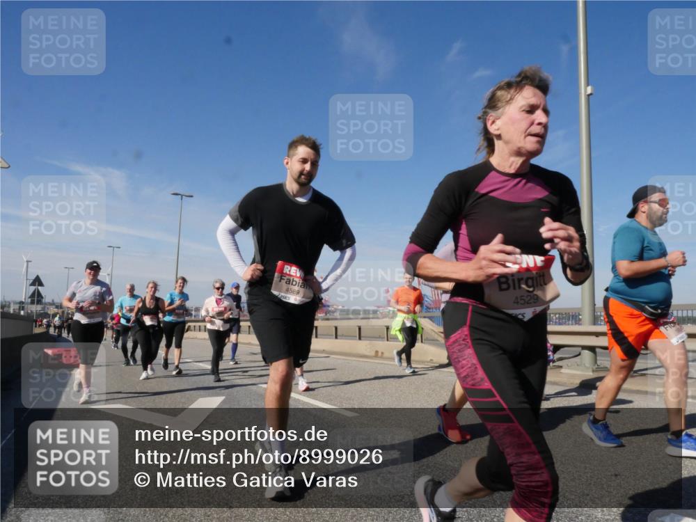 03.10.2025 - Köhlbrandbrückenlauf Matties Gatica Varas http://msf.ph/oto/8999026 03.10.2025 12:51:41 Position 2 4589, 4529 meine-sportfotos.de