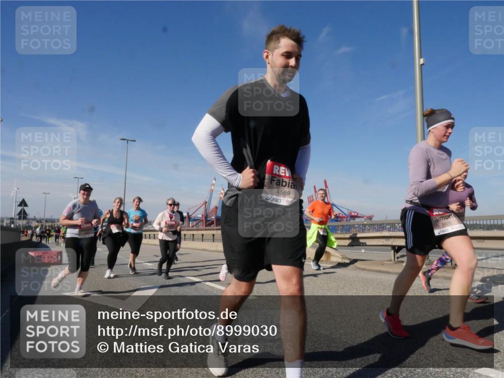 03.10.2025 - Köhlbrandbrückenlauf Matties Gatica Varas http://msf.ph/oto/8999030 03.10.2025 12:51:42 Position 2 4589, 5925 meine-sportfotos.de