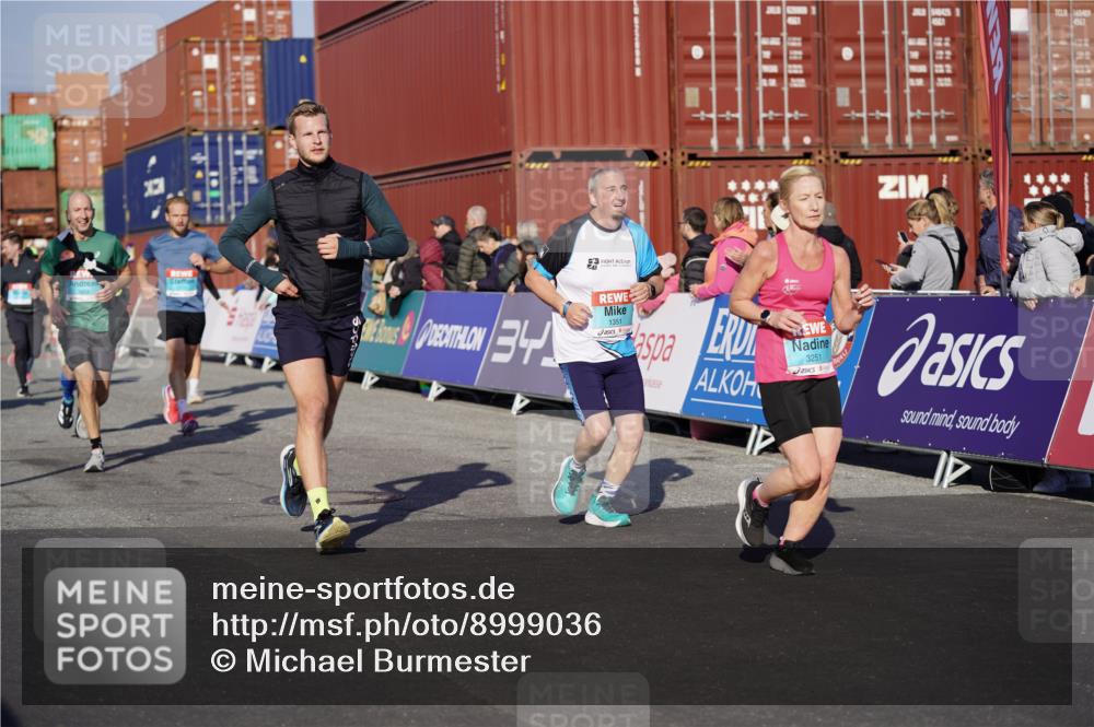 03.10.2025 - Köhlbrandbrückenlauf Michael Burmester http://msf.ph/oto/8999036 03.10.2025 10:03:35 Ziel 1326, 1351, 1353, 2767, 3073, 3235, 3245, 3251, 3344, 3659, 3708, 3710, 3804, 3825 meine-sportfotos.de