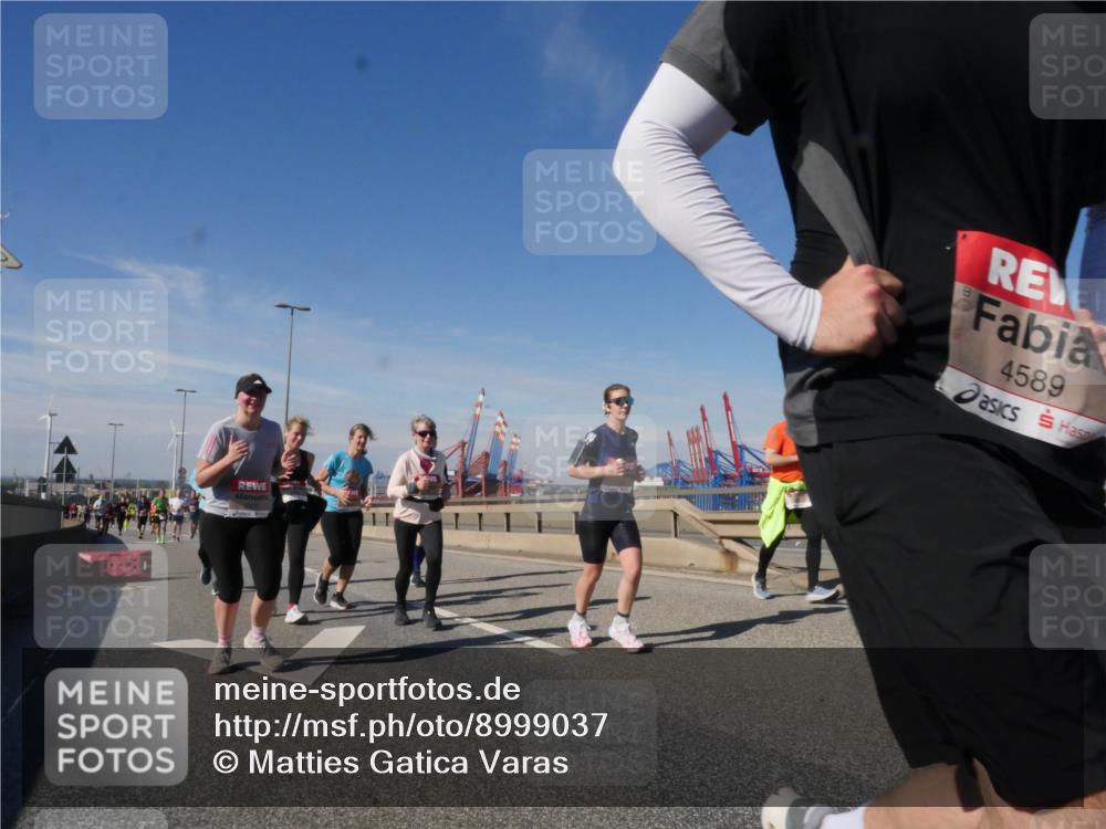 03.10.2025 - Köhlbrandbrückenlauf Matties Gatica Varas http://msf.ph/oto/8999037 03.10.2025 12:51:42 Position 2 4589 meine-sportfotos.de