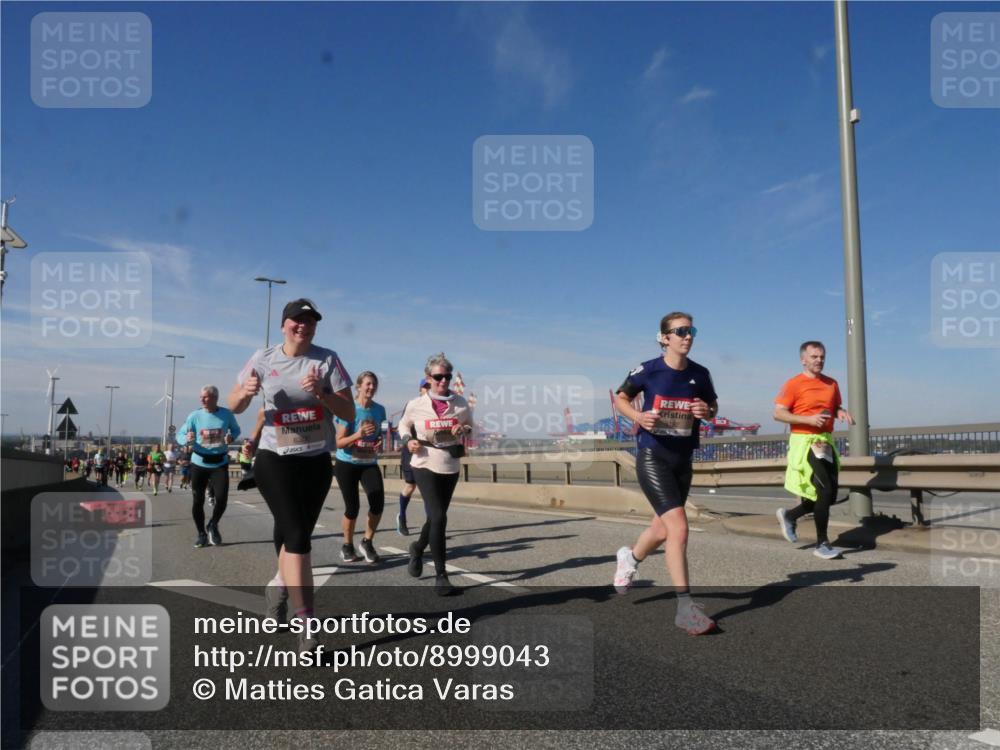 03.10.2025 - Köhlbrandbrückenlauf Matties Gatica Varas http://msf.ph/oto/8999043 03.10.2025 12:51:43 Position 2 11, 6300, 192 meine-sportfotos.de