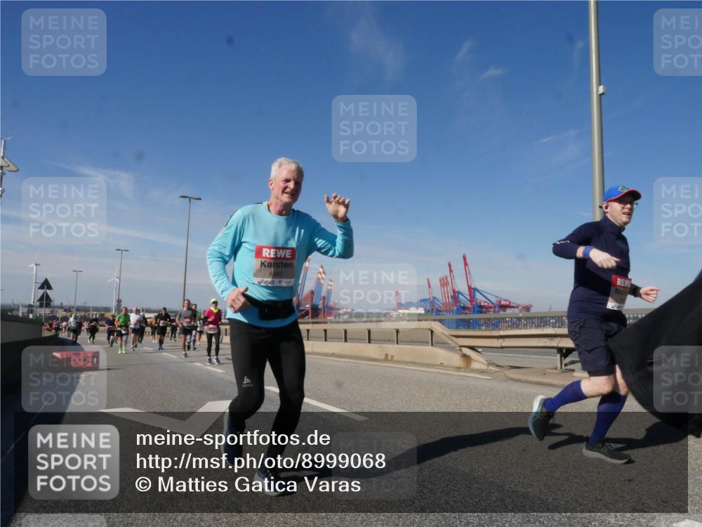 03.10.2025 - Köhlbrandbrückenlauf Matties Gatica Varas http://msf.ph/oto/8999068 03.10.2025 12:51:45 Position 2 4385 meine-sportfotos.de