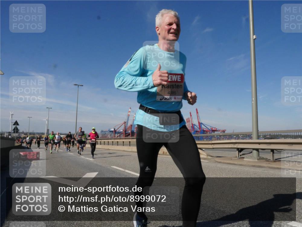 03.10.2025 - Köhlbrandbrückenlauf Matties Gatica Varas http://msf.ph/oto/8999072 03.10.2025 12:51:46 Position 2 9500, 4385 meine-sportfotos.de