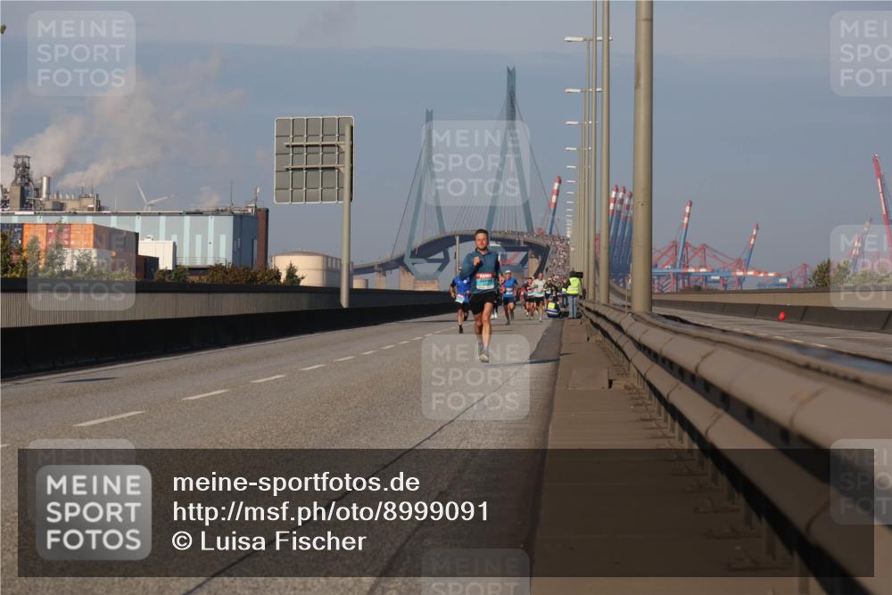 03.10.2025 - Köhlbrandbrückenlauf Luisa Fischer http://msf.ph/oto/8999091 03.10.2025 10:40:38 Position 3  meine-sportfotos.de