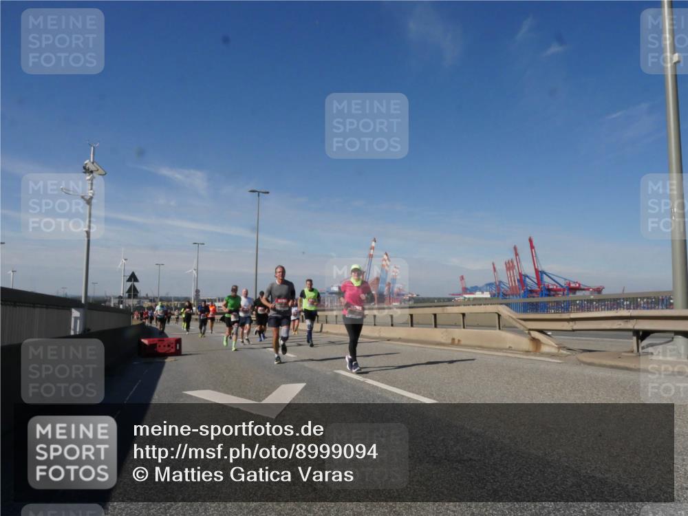 03.10.2025 - Köhlbrandbrückenlauf Matties Gatica Varas http://msf.ph/oto/8999094 03.10.2025 12:51:48 Position 2 118 meine-sportfotos.de