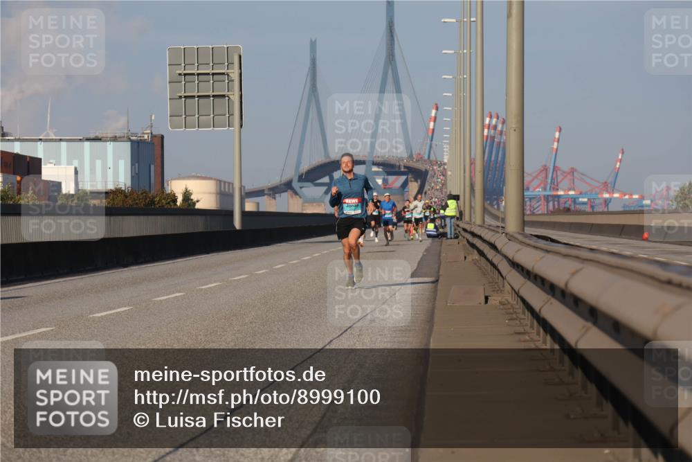 03.10.2025 - Köhlbrandbrückenlauf Luisa Fischer http://msf.ph/oto/8999100 03.10.2025 10:40:38 Position 3  meine-sportfotos.de