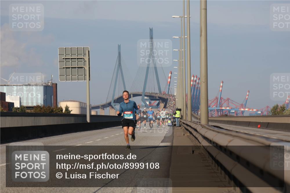 03.10.2025 - Köhlbrandbrückenlauf Luisa Fischer http://msf.ph/oto/8999108 03.10.2025 10:40:39 Position 3  meine-sportfotos.de