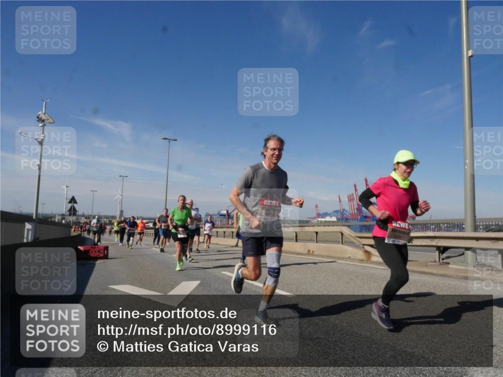 03.10.2025 - Köhlbrandbrückenlauf Matties Gatica Varas http://msf.ph/oto/8999116 03.10.2025 12:51:49 Position 2 5004 meine-sportfotos.de