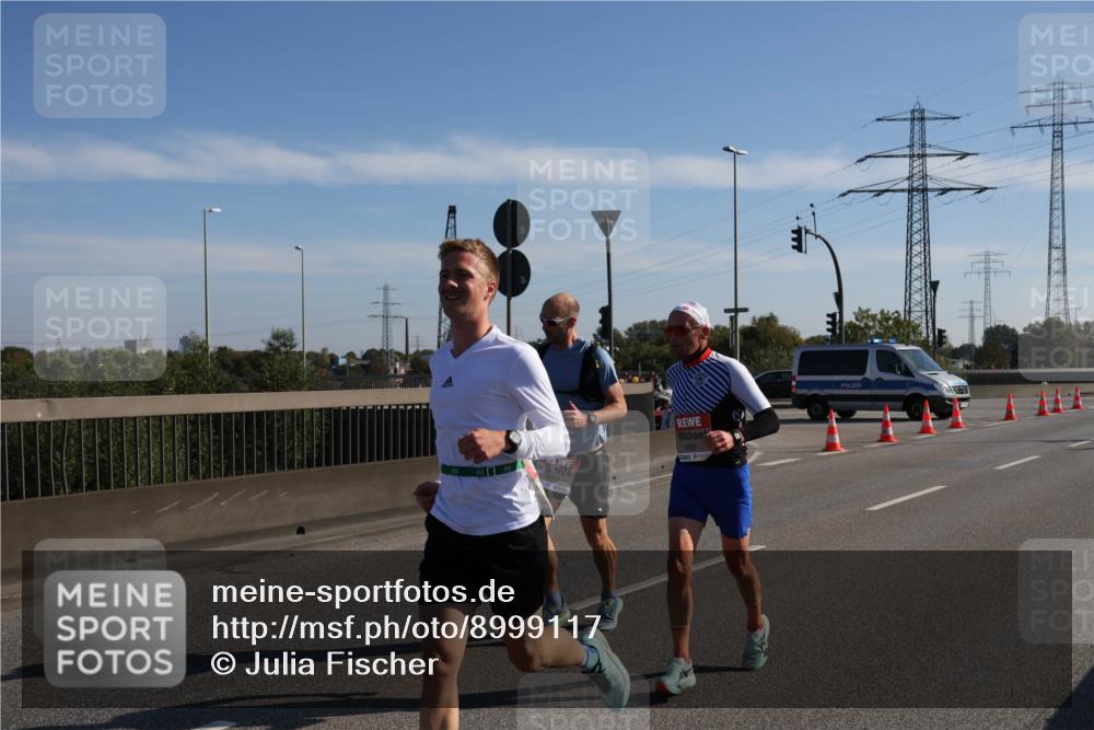 03.10.2025 - Köhlbrandbrückenlauf Julia Fischer http://msf.ph/oto/8999117 03.10.2025 12:10:59 Position 3  meine-sportfotos.de