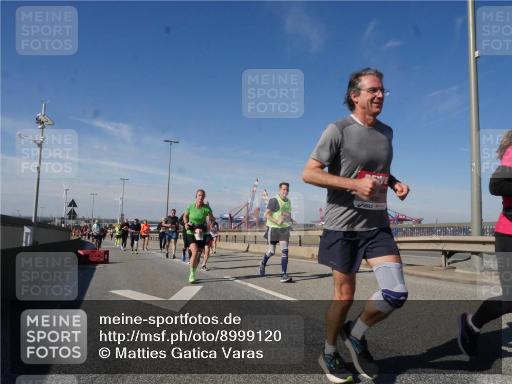03.10.2025 - Köhlbrandbrückenlauf Matties Gatica Varas http://msf.ph/oto/8999120 03.10.2025 12:51:50 Position 2 4890 meine-sportfotos.de