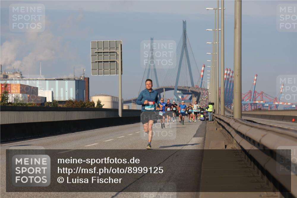 03.10.2025 - Köhlbrandbrückenlauf Luisa Fischer http://msf.ph/oto/8999125 03.10.2025 10:40:40 Position 3  meine-sportfotos.de