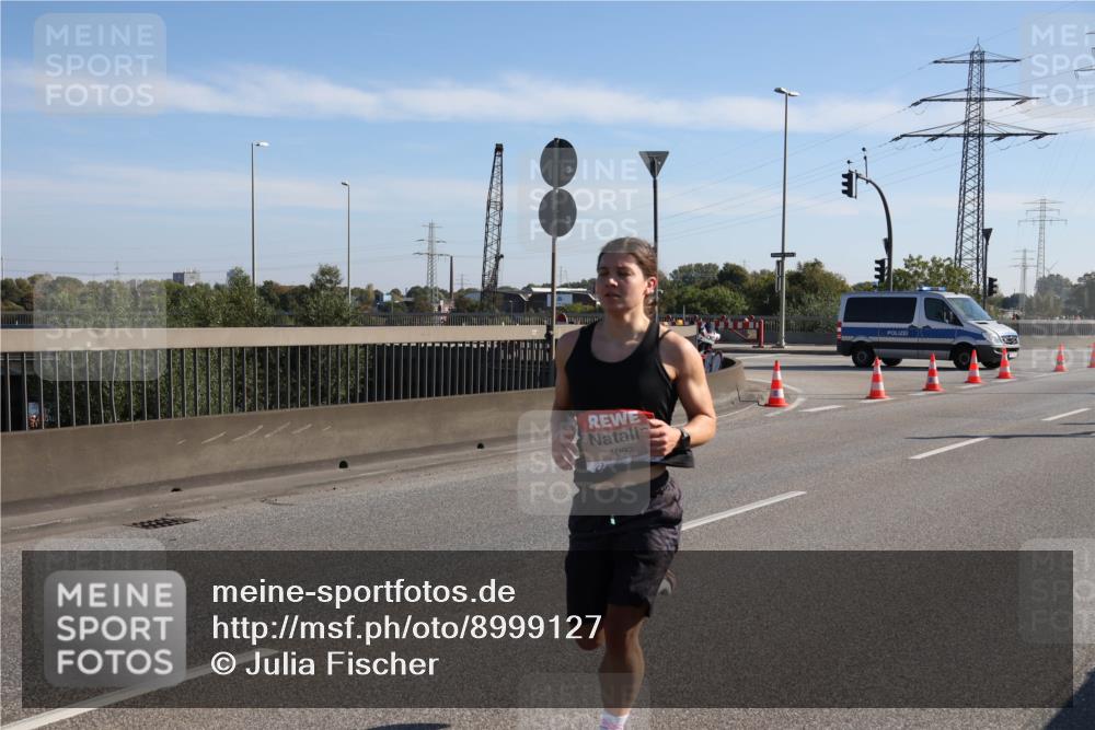03.10.2025 - Köhlbrandbrückenlauf Julia Fischer http://msf.ph/oto/8999127 03.10.2025 12:11:05 Position 3 4092 meine-sportfotos.de