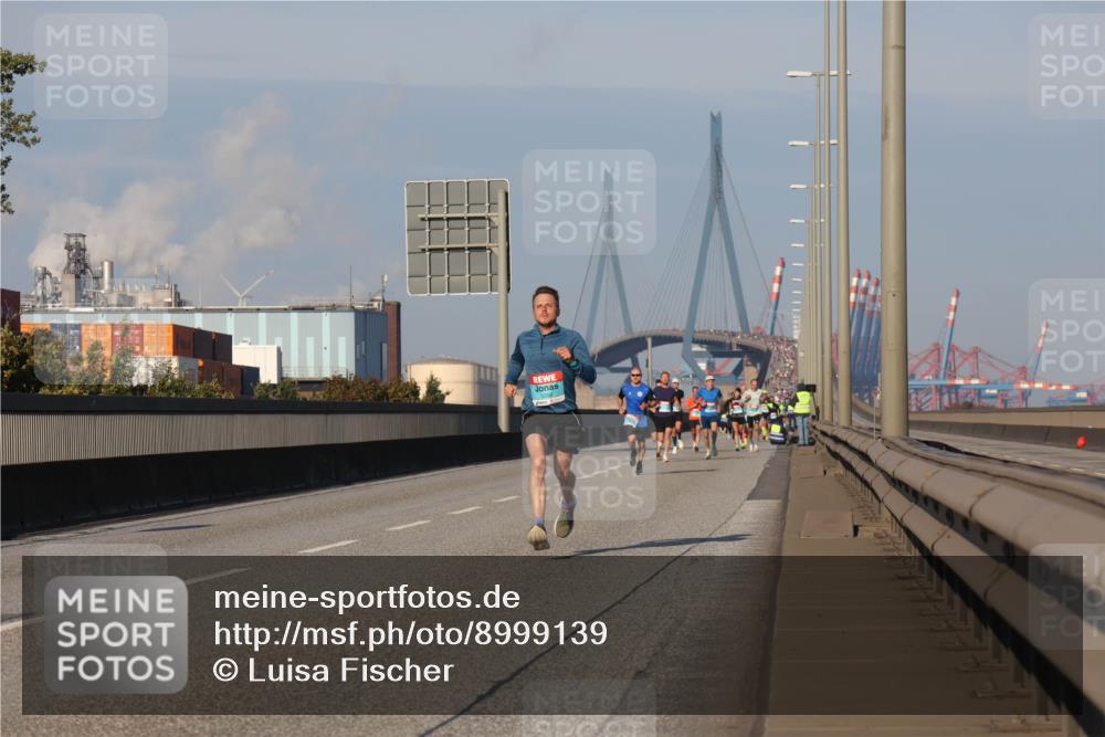 03.10.2025 - Köhlbrandbrückenlauf Luisa Fischer http://msf.ph/oto/8999139 03.10.2025 10:40:41 Position 3  meine-sportfotos.de