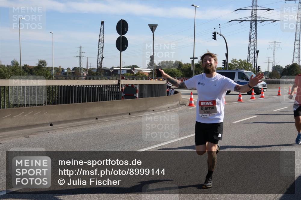 03.10.2025 - Köhlbrandbrückenlauf Julia Fischer http://msf.ph/oto/8999144 03.10.2025 12:11:19 Position 3 6086 meine-sportfotos.de