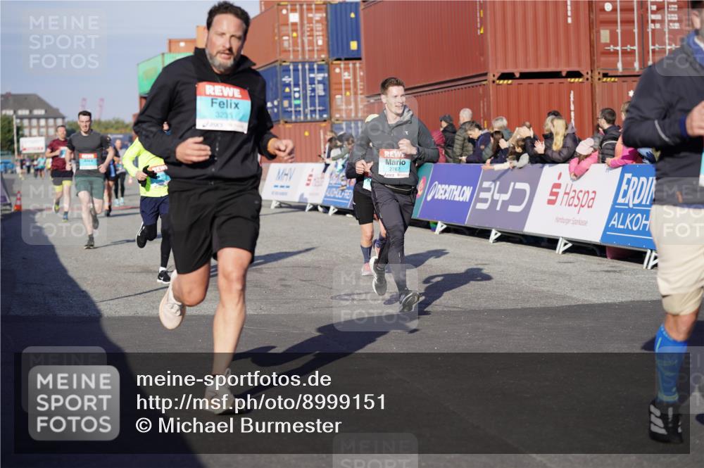 03.10.2025 - Köhlbrandbrückenlauf Michael Burmester http://msf.ph/oto/8999151 03.10.2025 10:03:39 Ziel 1216, 1309, 1351, 1353, 2767, 3073, 3235, 3236, 3245, 3251, 3462, 3465, 3659, 3708, 3710, 3804, 3825 meine-sportfotos.de