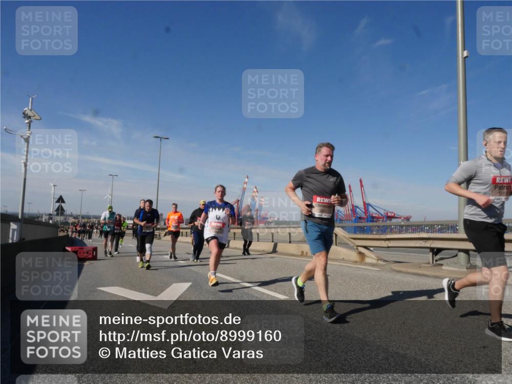 03.10.2025 - Köhlbrandbrückenlauf Matties Gatica Varas http://msf.ph/oto/8999160 03.10.2025 12:51:54 Position 2 1111, 5917 meine-sportfotos.de