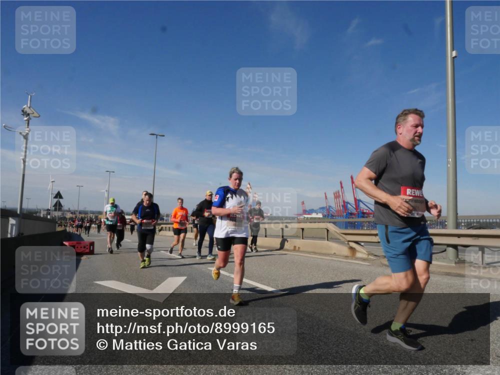 03.10.2025 - Köhlbrandbrückenlauf Matties Gatica Varas http://msf.ph/oto/8999165 03.10.2025 12:51:54 Position 2 601 meine-sportfotos.de