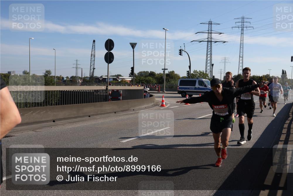 03.10.2025 - Köhlbrandbrückenlauf Julia Fischer http://msf.ph/oto/8999166 03.10.2025 12:11:24 Position 3  meine-sportfotos.de