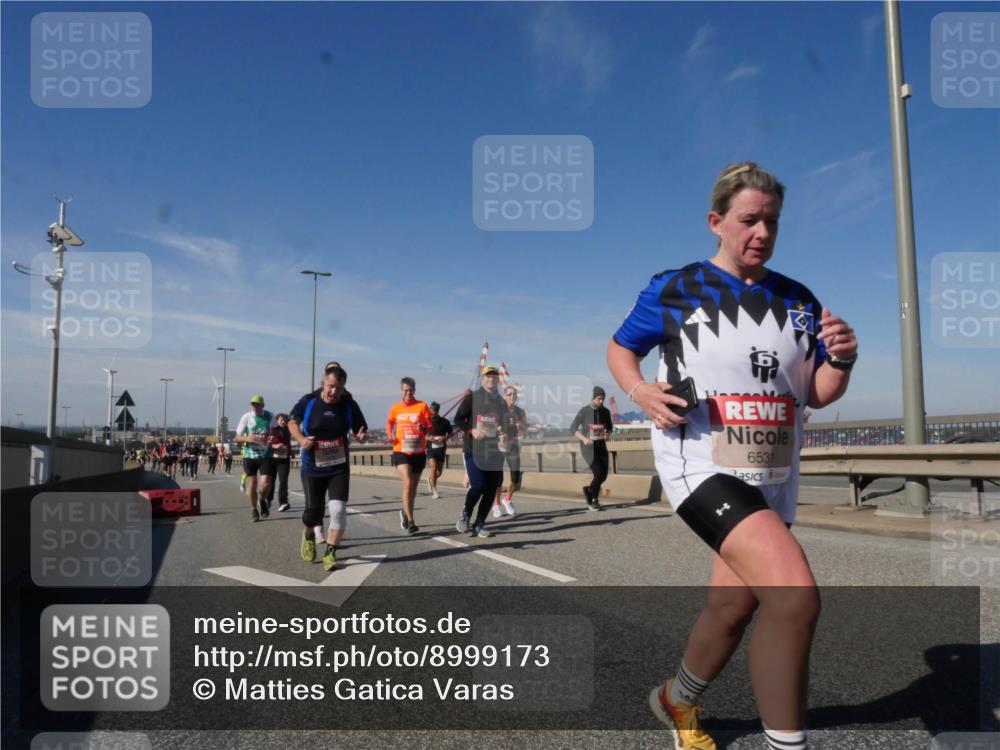 03.10.2025 - Köhlbrandbrückenlauf Matties Gatica Varas http://msf.ph/oto/8999173 03.10.2025 12:51:55 Position 2 6531 meine-sportfotos.de