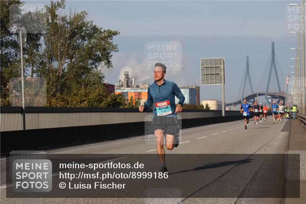 03.10.2025 - Köhlbrandbrückenlauf Luisa Fischer http://msf.ph/oto/8999186 03.10.2025 10:40:44 Position 3 3350 meine-sportfotos.de