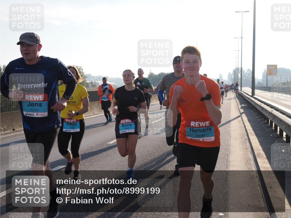 03.10.2025 - Köhlbrandbrückenlauf Fabian Wolf http://msf.ph/oto/8999199 03.10.2025 09:16:30 Position 3 1250, 3333, 1242, 2, 3496 meine-sportfotos.de