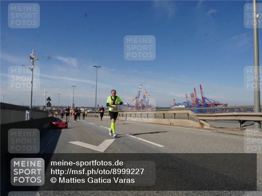 03.10.2025 - Köhlbrandbrückenlauf Matties Gatica Varas http://msf.ph/oto/8999227 03.10.2025 12:52:00 Position 2  meine-sportfotos.de