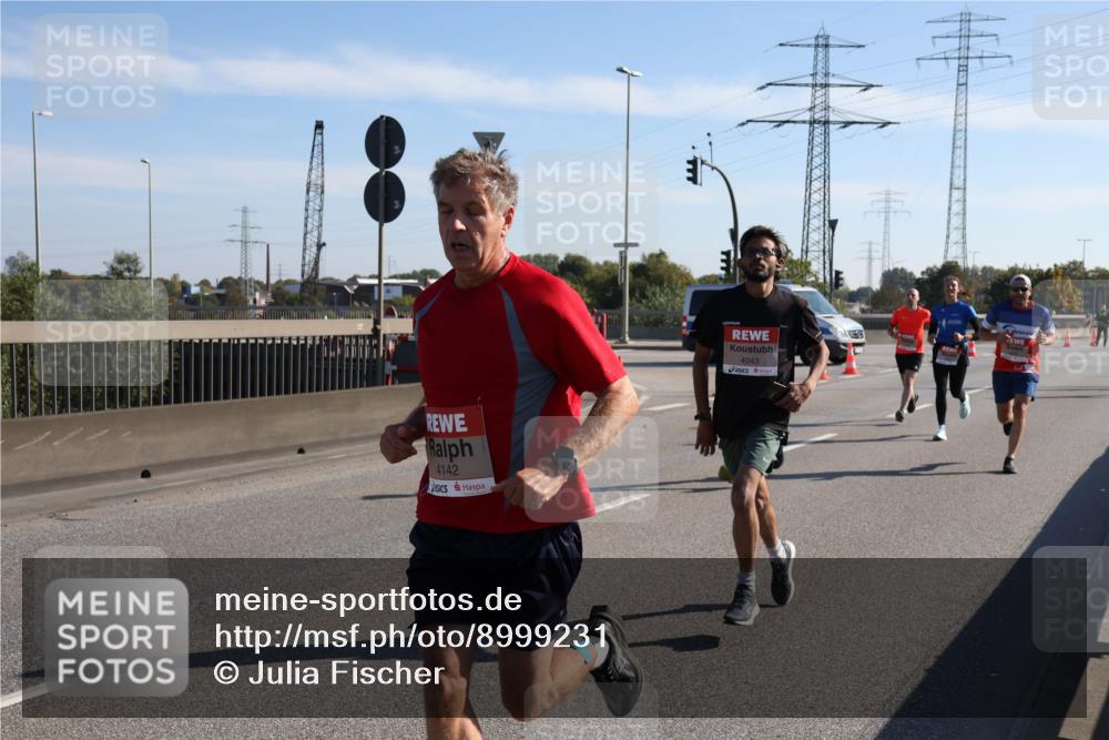 03.10.2025 - Köhlbrandbrückenlauf Julia Fischer http://msf.ph/oto/8999231 03.10.2025 12:11:38 Position 3 4142, 4043 meine-sportfotos.de